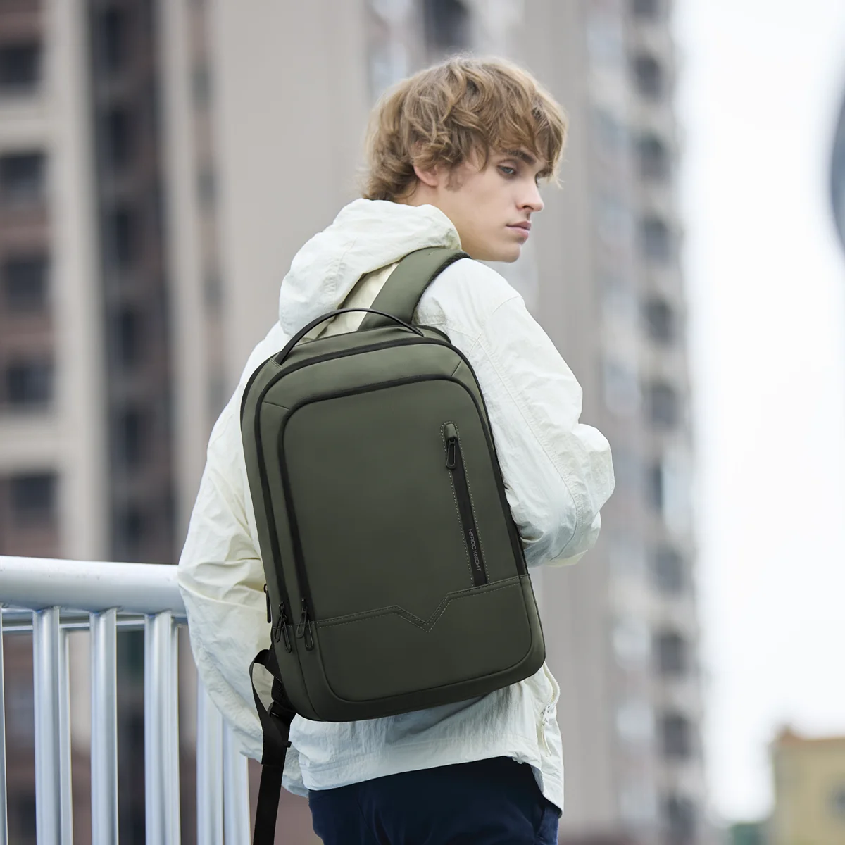 HK Expandable Business Backpac - đánh giá và giá Laptop Backpack 15.6